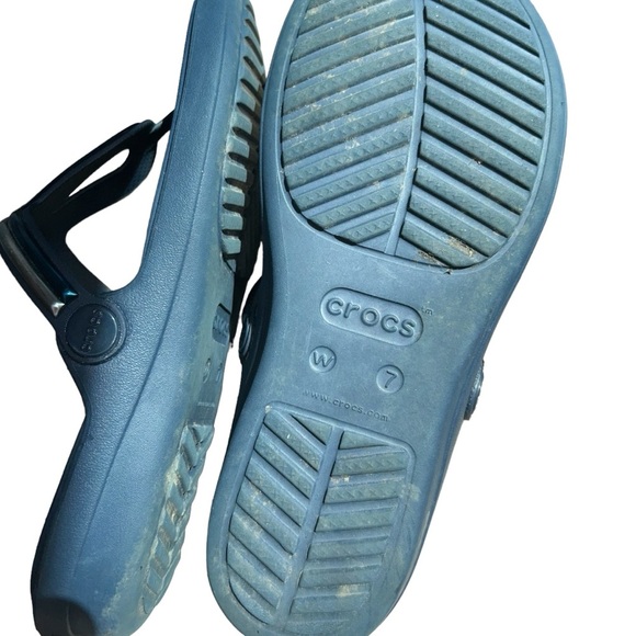 WOMEN’S Crocs Sanrah Metalblock Flat Flip navy Size 7 dual comfort sandals - Picture 4 of 4